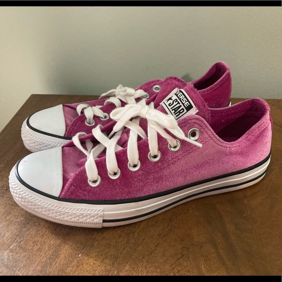 Converse Shoes - Crushed velvet converse
